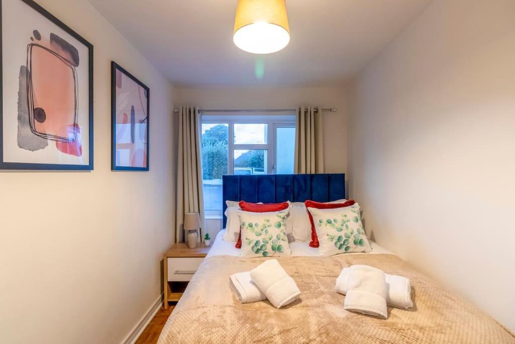 Beautiful Sea View 2 Bedroom Sleeps 6-Free Parking Bournemouth Exterior photo